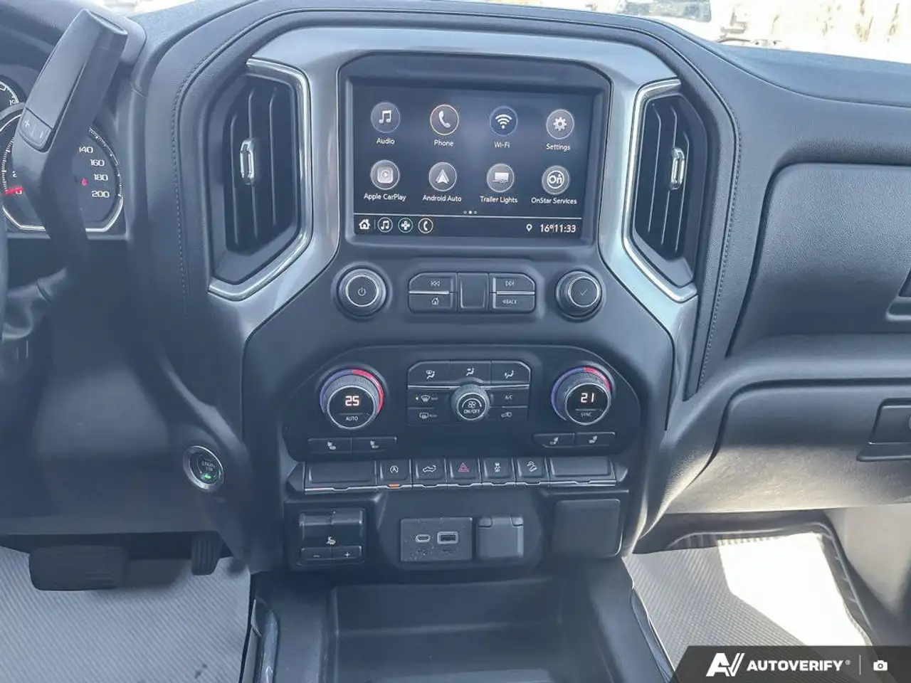 Chevrolet Silverado 1500 снимка Chevrolet Silverado 1500