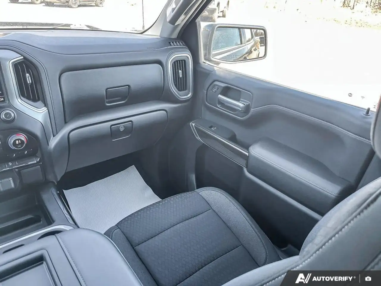 Chevrolet Silverado 1500 снимка Chevrolet Silverado 1500