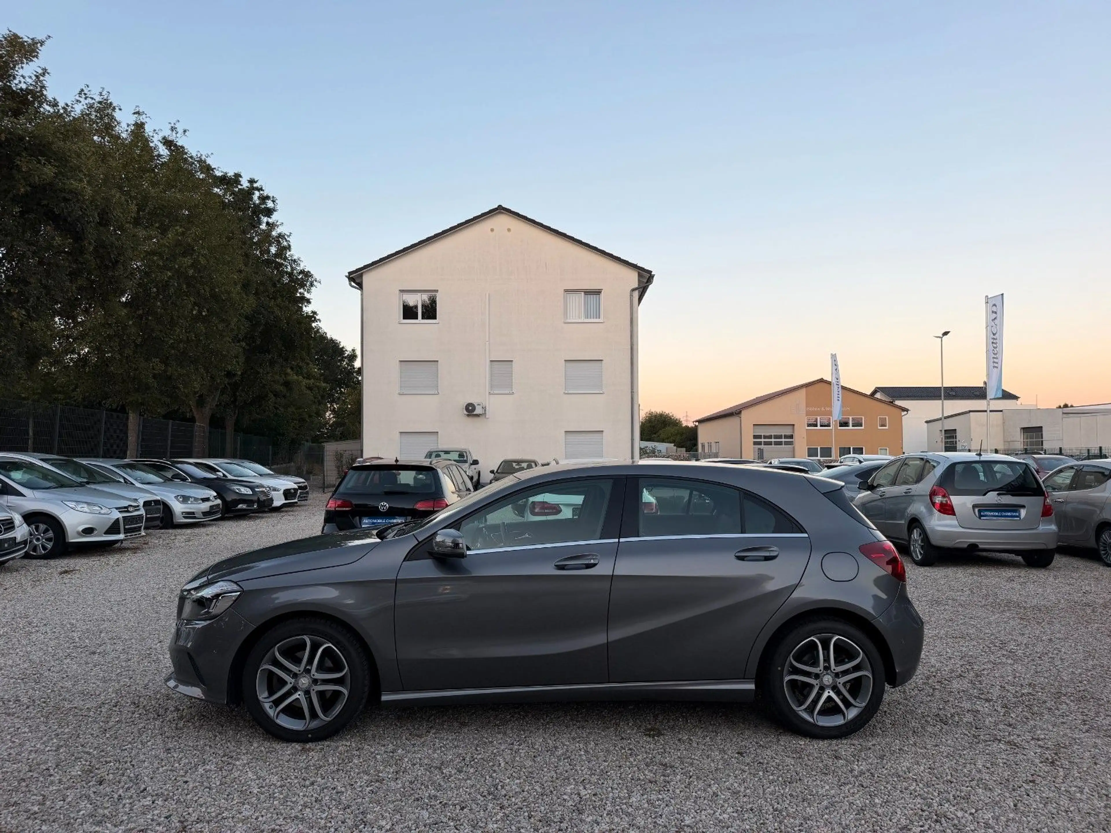 Mercedes-Benz A 180 Style BlueEfficiency LED~LEDER~ NAVI ~SHZ — photo 10