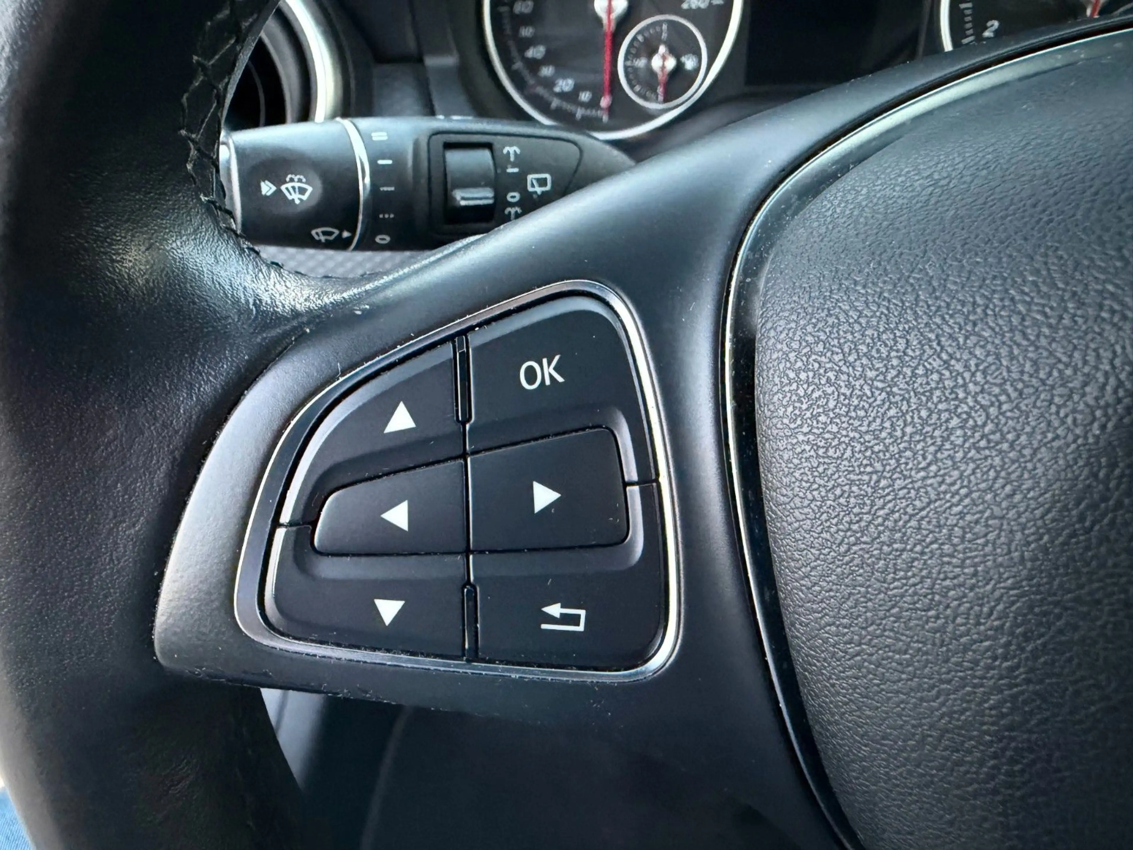 Mercedes-Benz A 180 Style BlueEfficiency LED~LEDER~ NAVI ~SHZ — photo 25