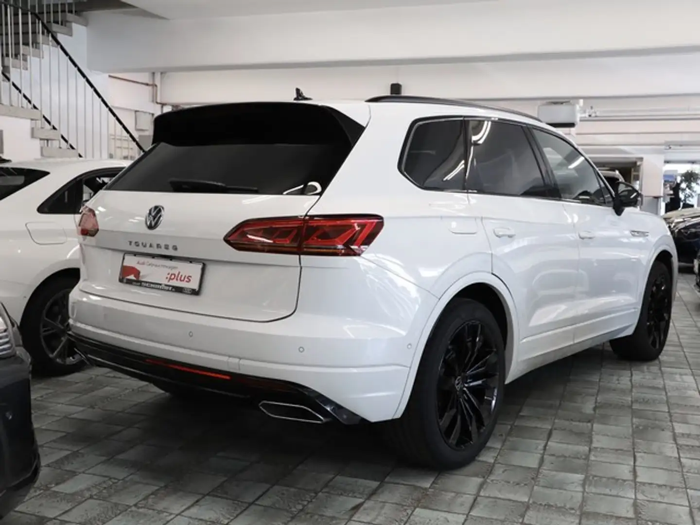 Volkswagen Touareg 3.0 TDI V6 4Motion R-line AHK LM21 IQ Light Luf... Weiß - 2