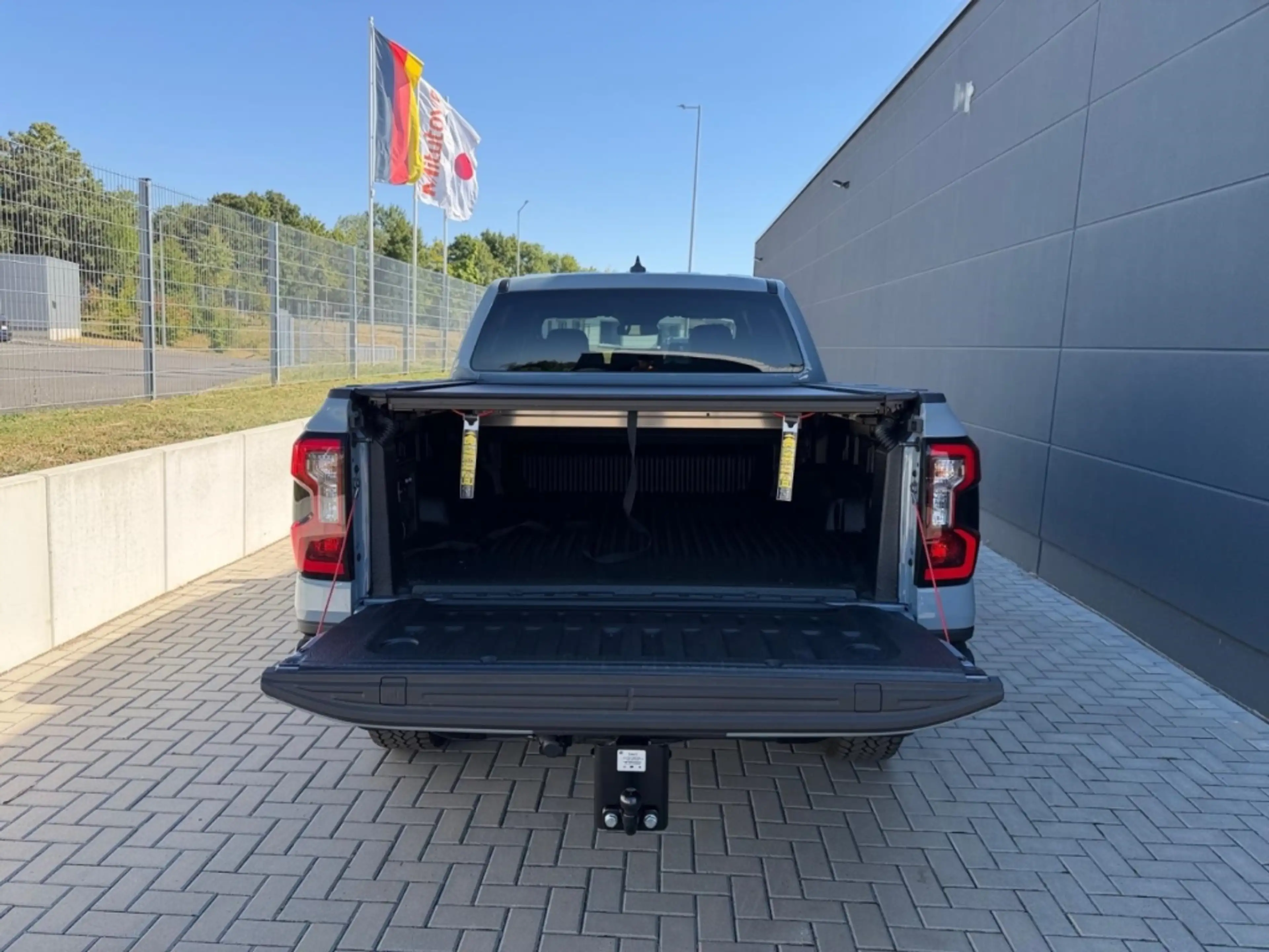 Ford Ranger 2.3l PHEV DoKa Limited AWD AHK man. Laderaumrollo — photo 12