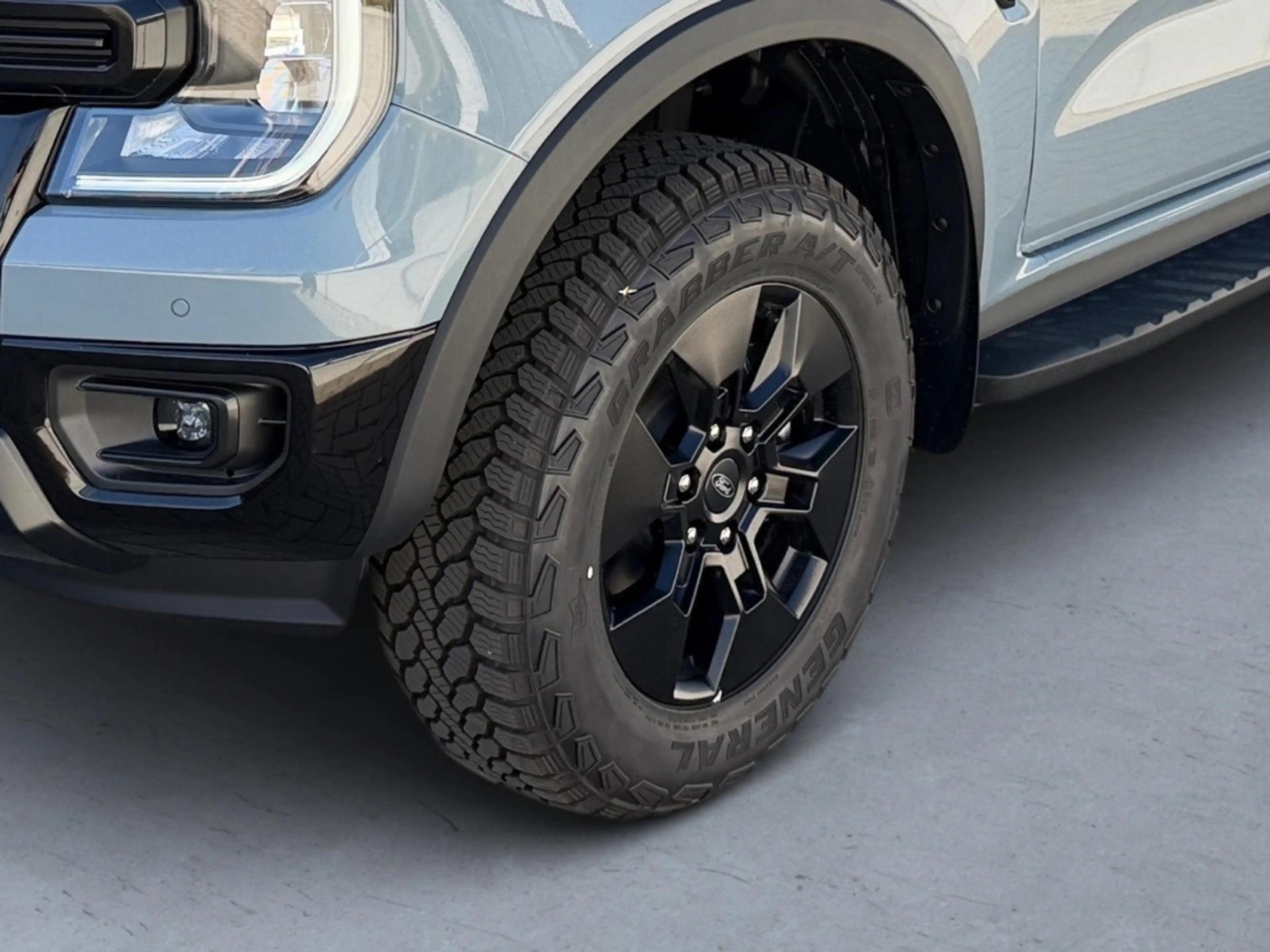 Ford Ranger 2.3l PHEV DoKa Limited AWD AHK man. Laderaumrollo — photo 6