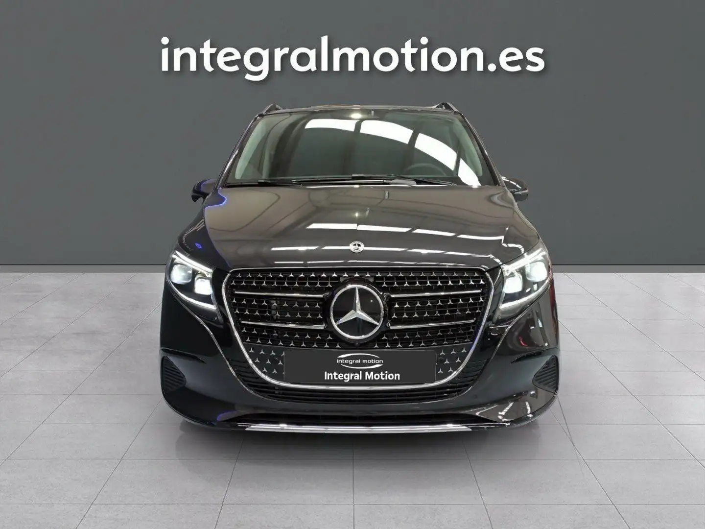 Mercedes-Benz V 250 d Avantgarde Largo Grey - 2