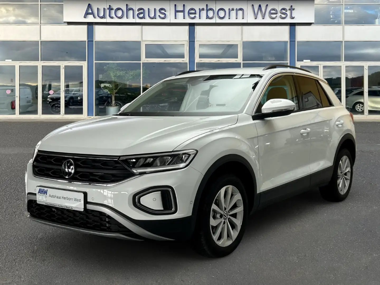 Volkswagen T-Roc 1.5 TSI Life DSG LED Navi LM 17Zoll RFK Winter Pak Weiß - 1