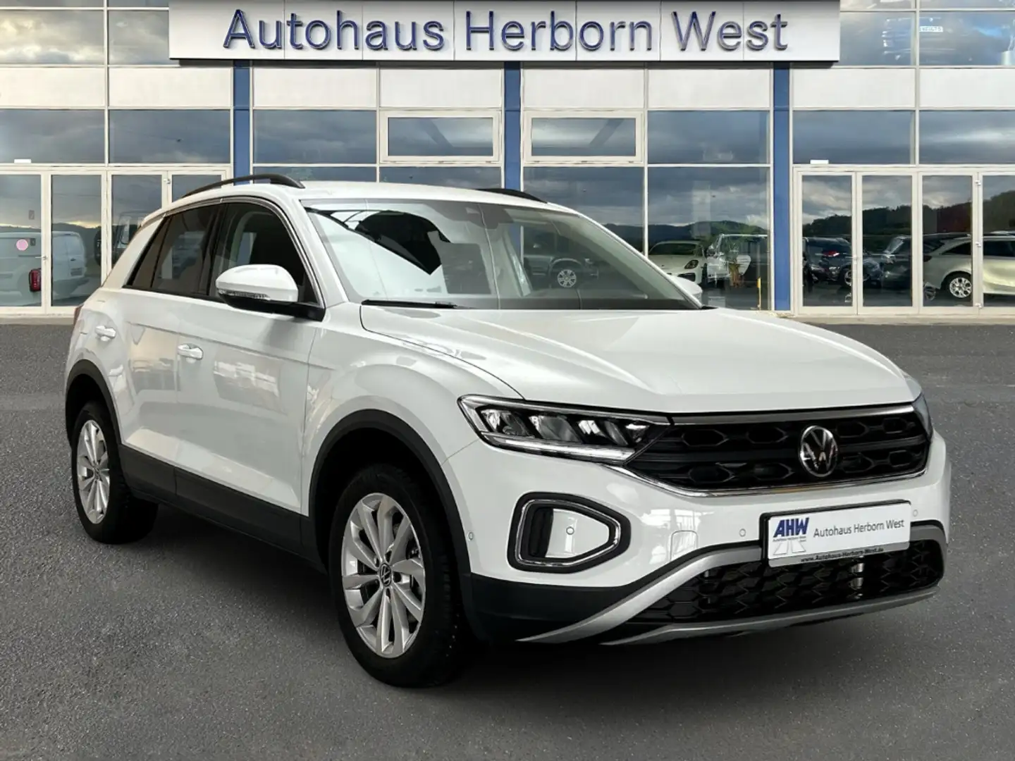 Volkswagen T-Roc 1.5 TSI Life DSG LED Navi LM 17Zoll RFK Winter Pak Weiß - 2