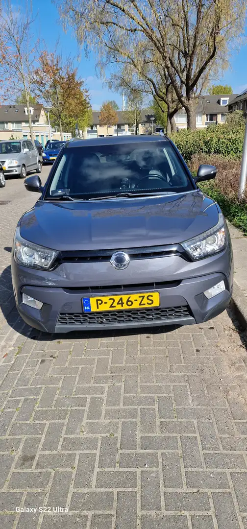 SsangYong Tivoli Tivoli 1.6 Quartz Grijs - 1