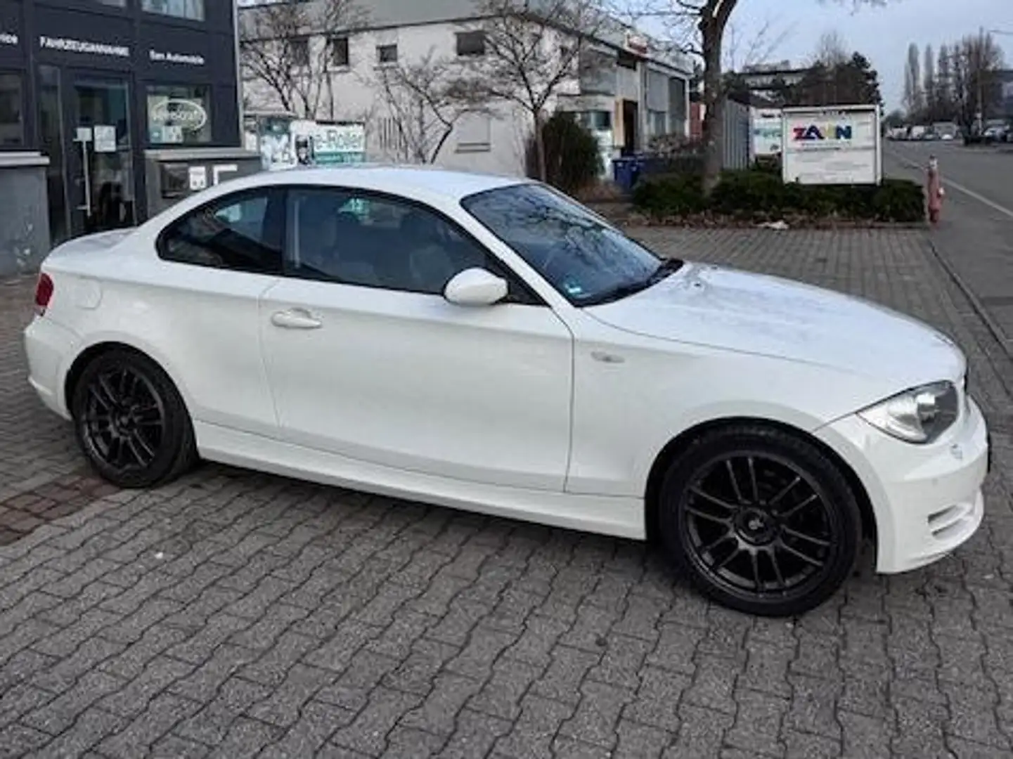 BMW 120 1er Coupe Diesel 120d Coupe Aut. Weiß - 1