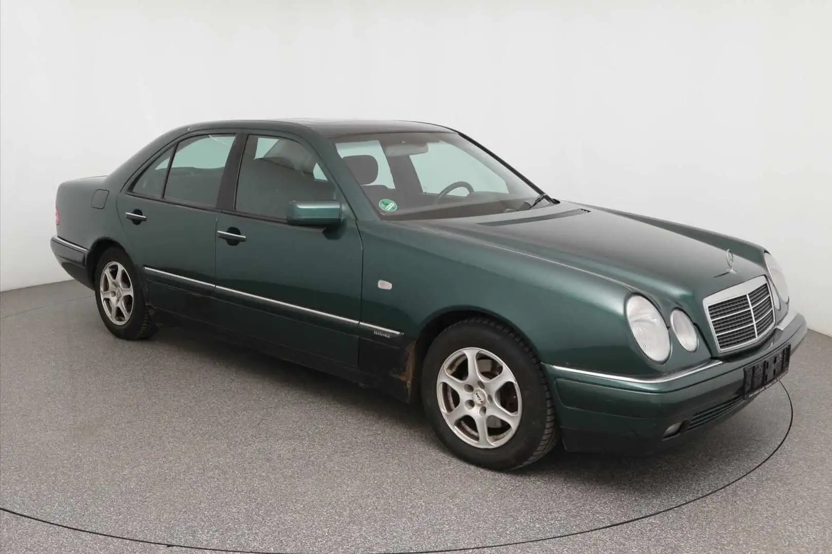 Mercedes-Benz E 240 Elegance Zöld - 2