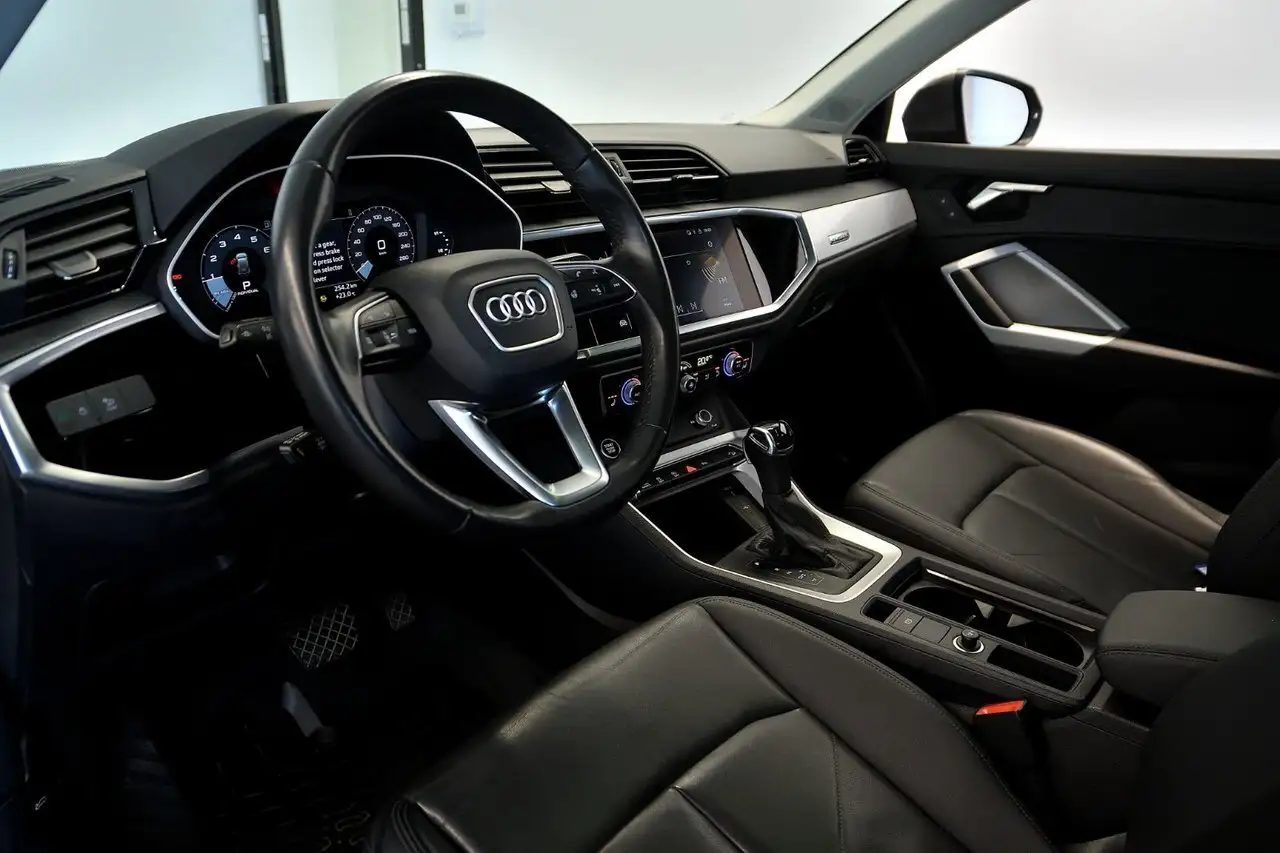 Audi Q3 снимка Audi Q3