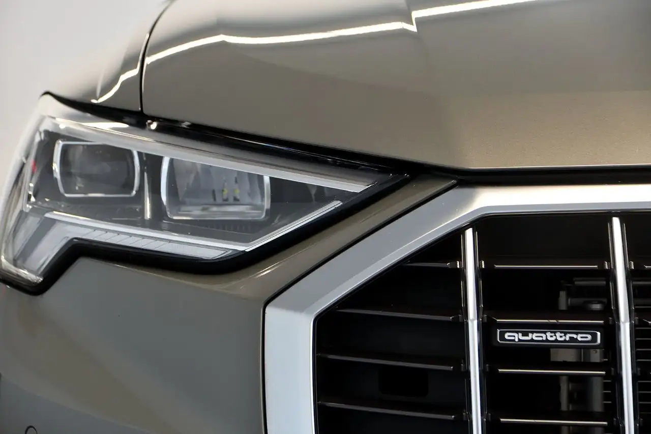 Audi Q3 снимка Audi Q3