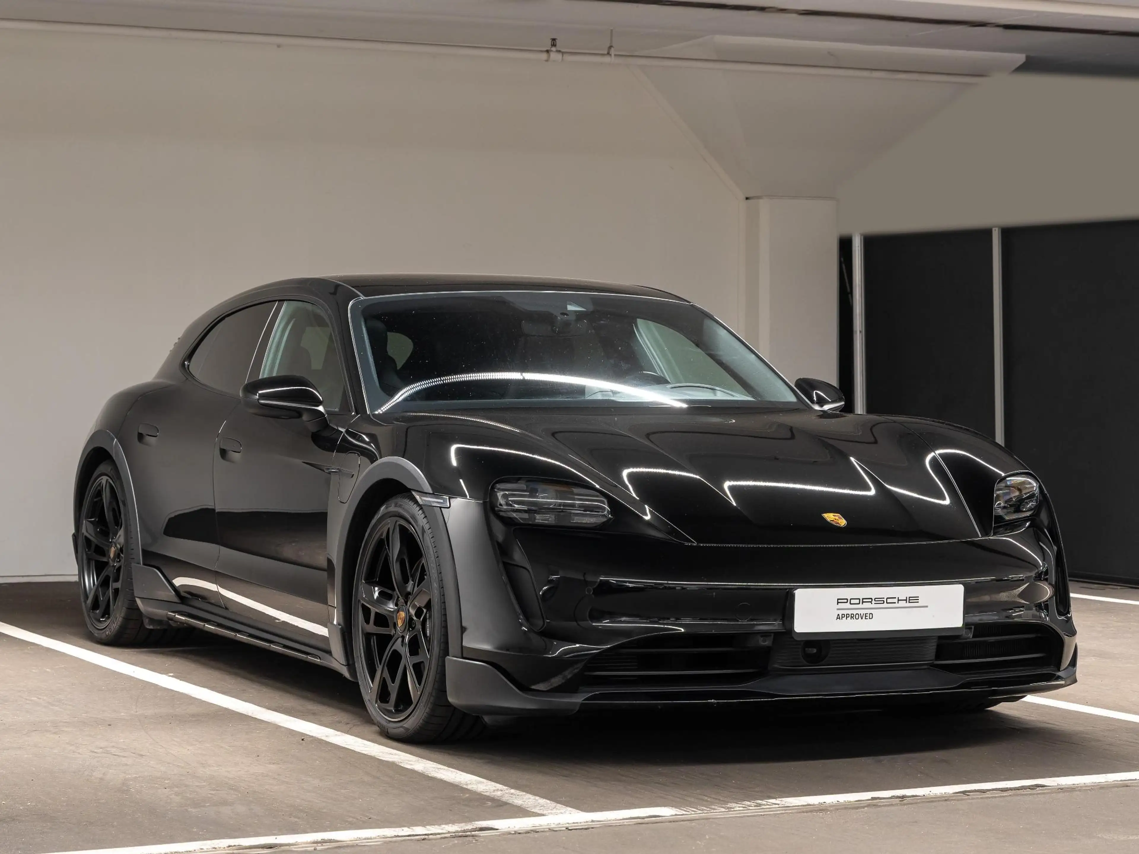 Porsche Taycan Cross Turismo 4 93 kWh — photo 5