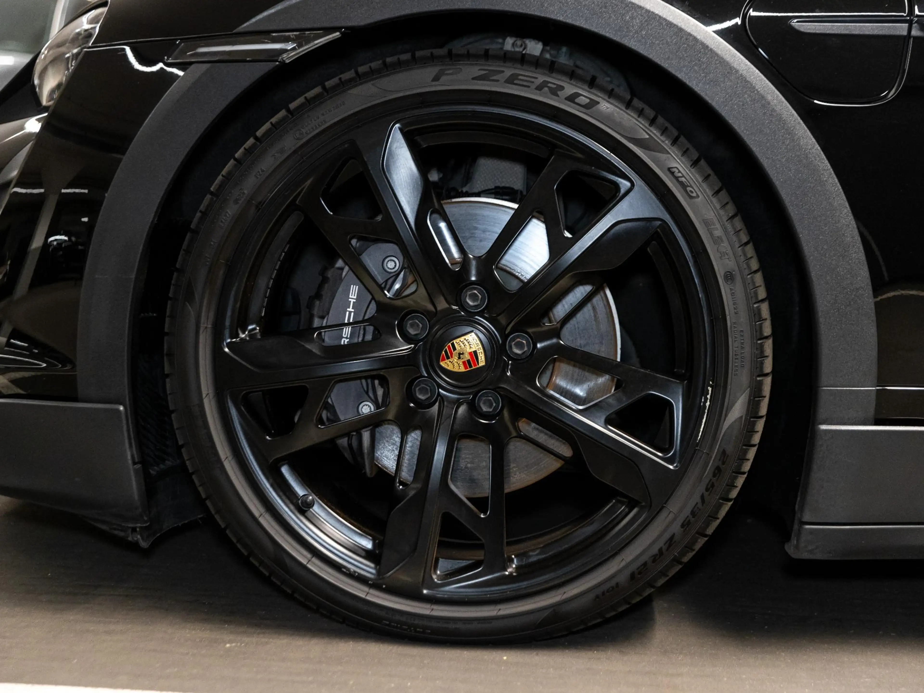Porsche Taycan Cross Turismo 4 93 kWh — photo 11