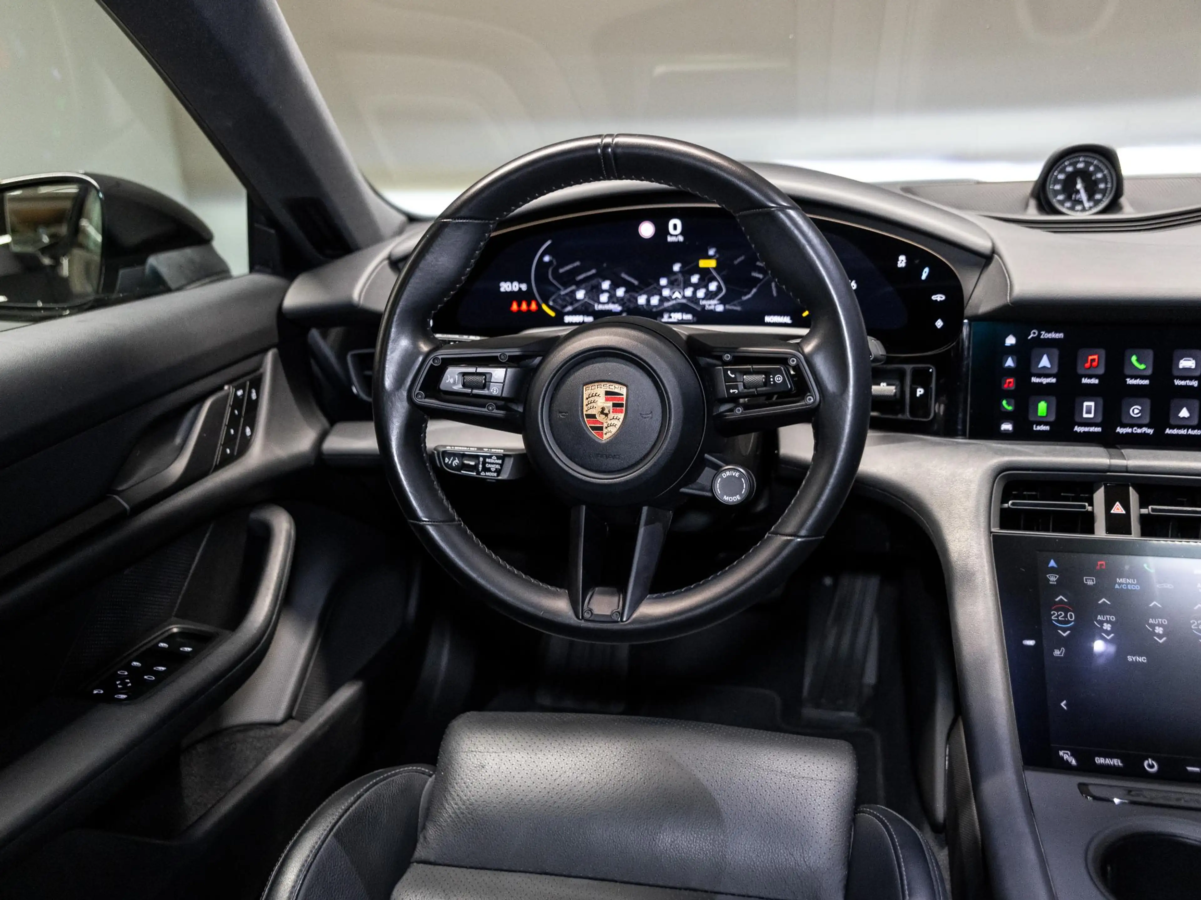 Porsche Taycan Cross Turismo 4 93 kWh — photo 12