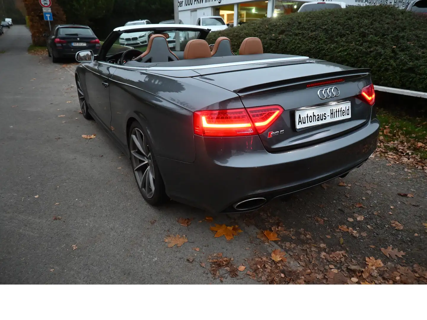 Audi RS5 4.2 FSI quattro V8-Cabrio S-tronic 20-Zoll Grau - 2