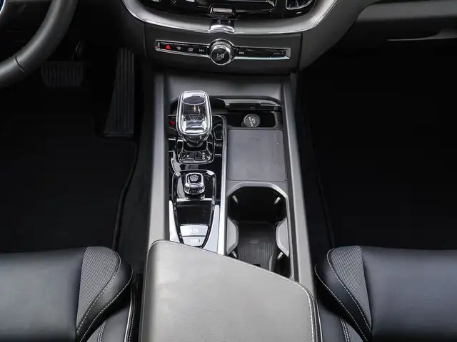 Volvo XC60 view 13