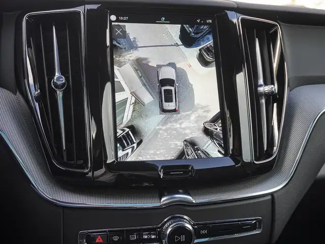 Volvo XC60 view 12