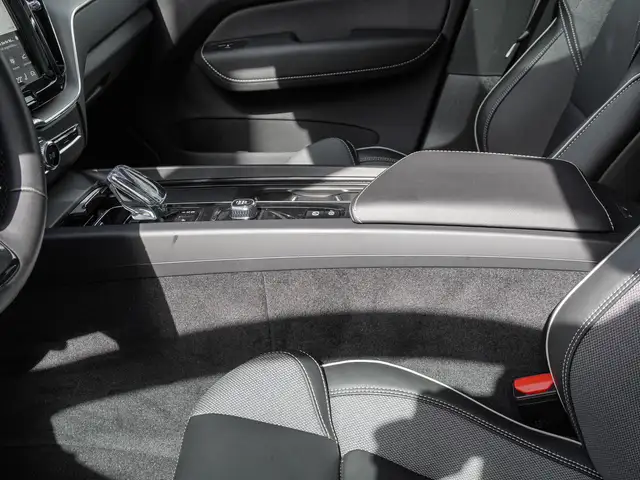 Volvo XC60 view 14