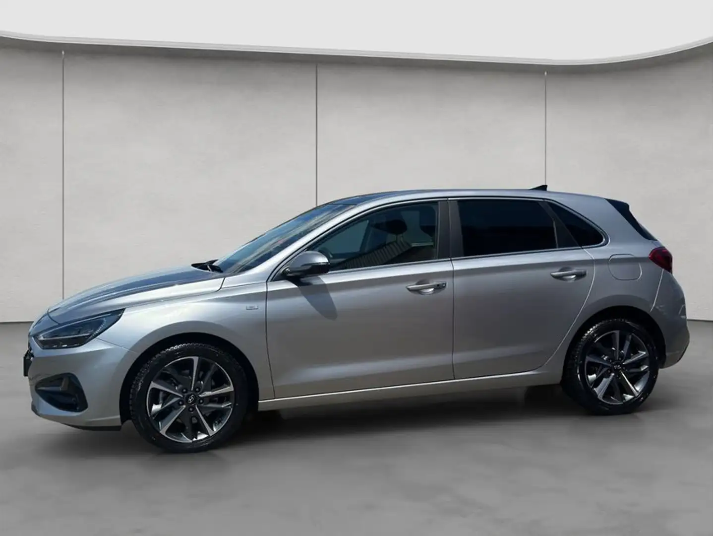 Hyundai i30 1.5 T-GDI 48V-Hybrid DCT Prime Silber - 2