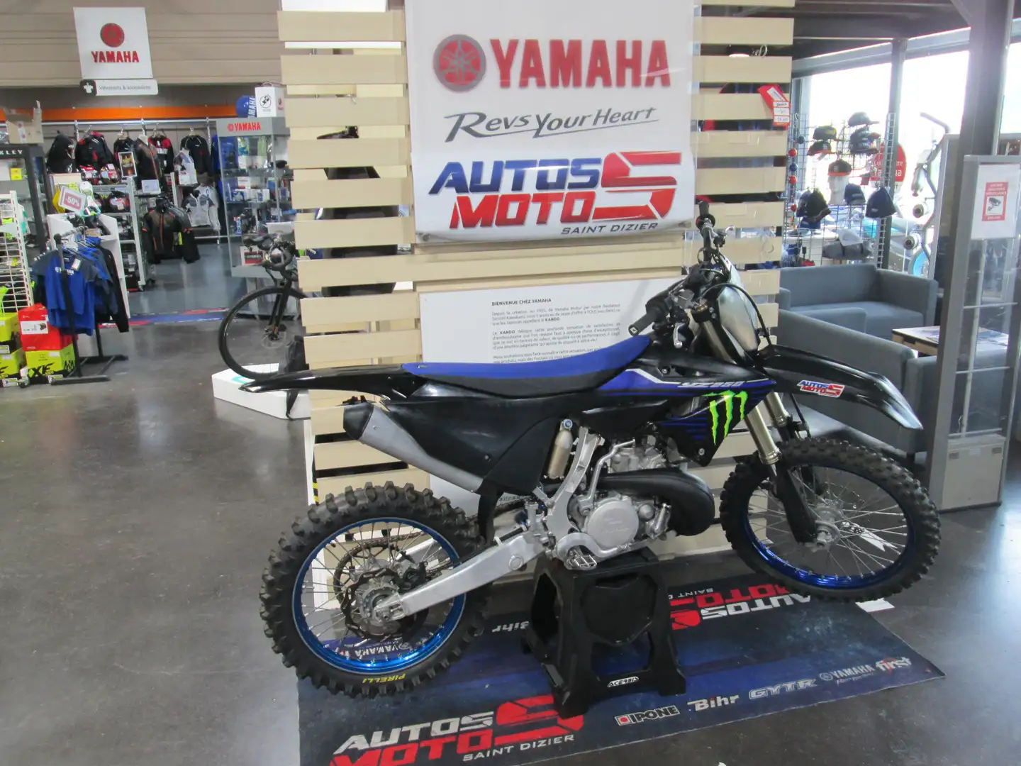 Yamaha Noir - 2
