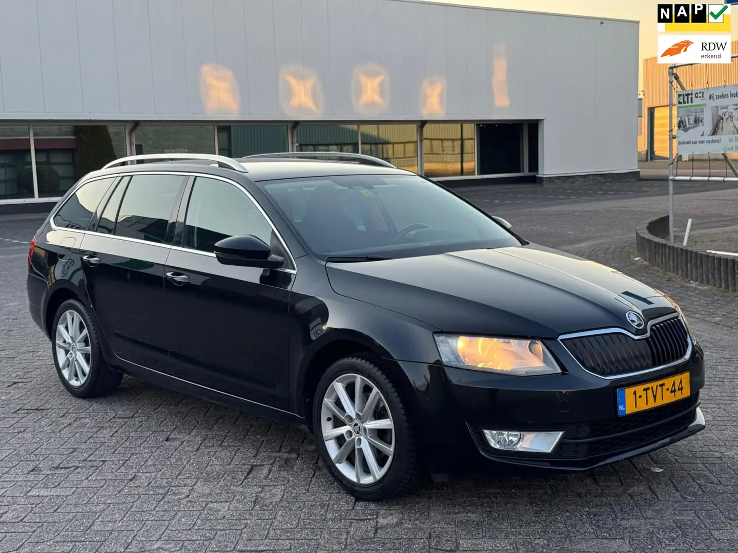 Skoda Octavia Combi 1.4 TSI Greentech AUT | Navi | Cruise | DCC Noir - 1