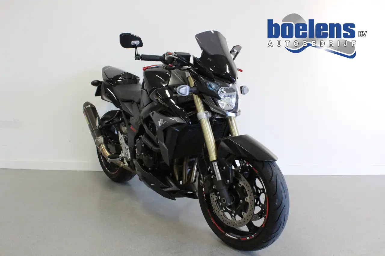 Suzuki GSR 750