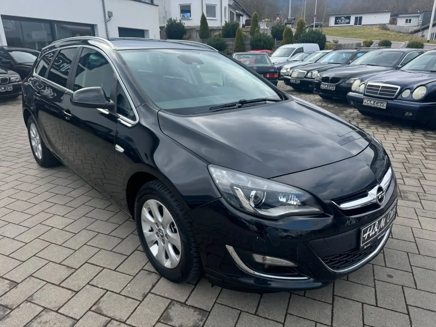 Opel Astra J Sports Tourer Exklusiv/Steuerkette Neu ! Schwarz - 1