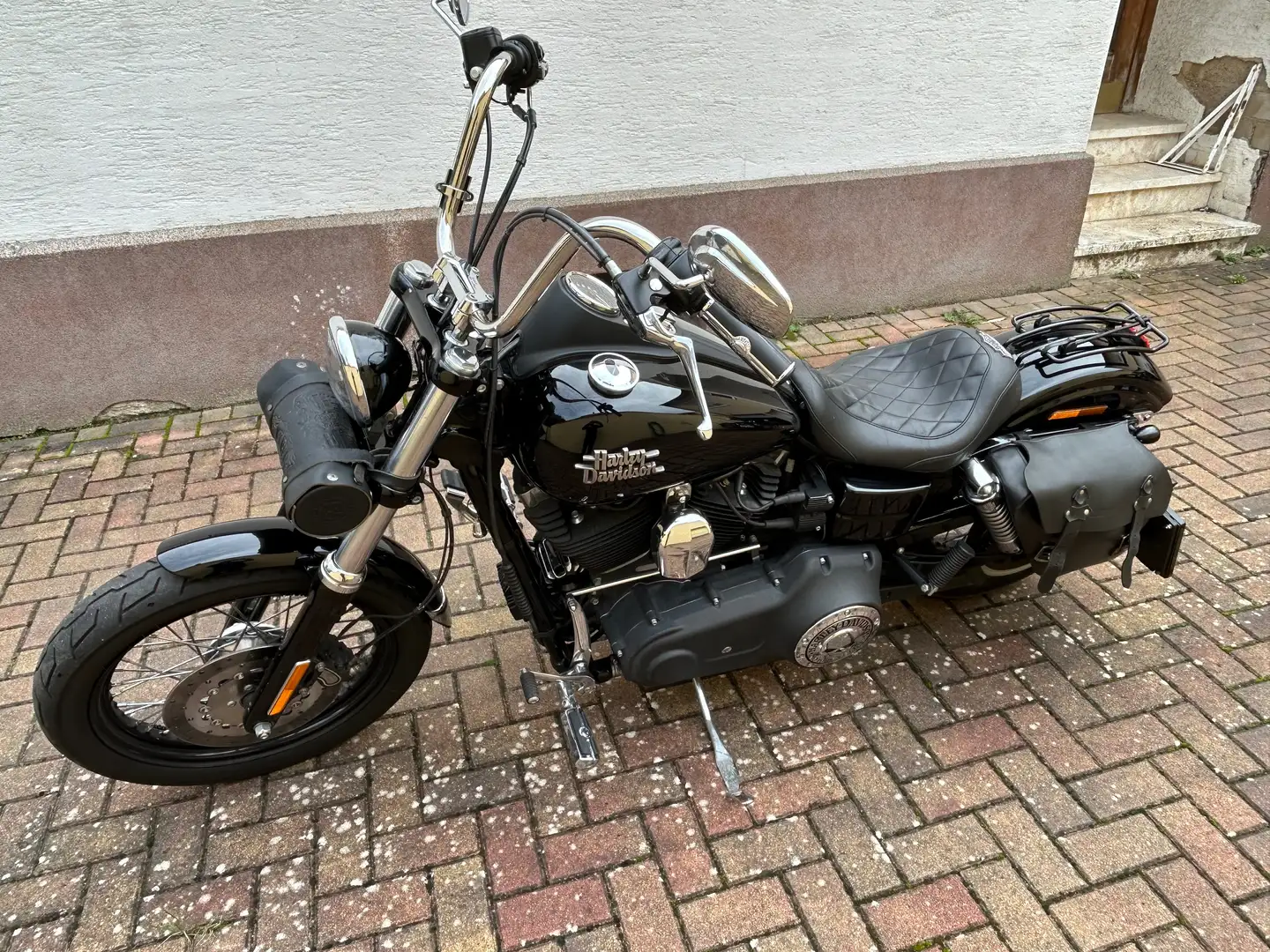 Harley-Davidson Dyna Street Bob Noir - 2