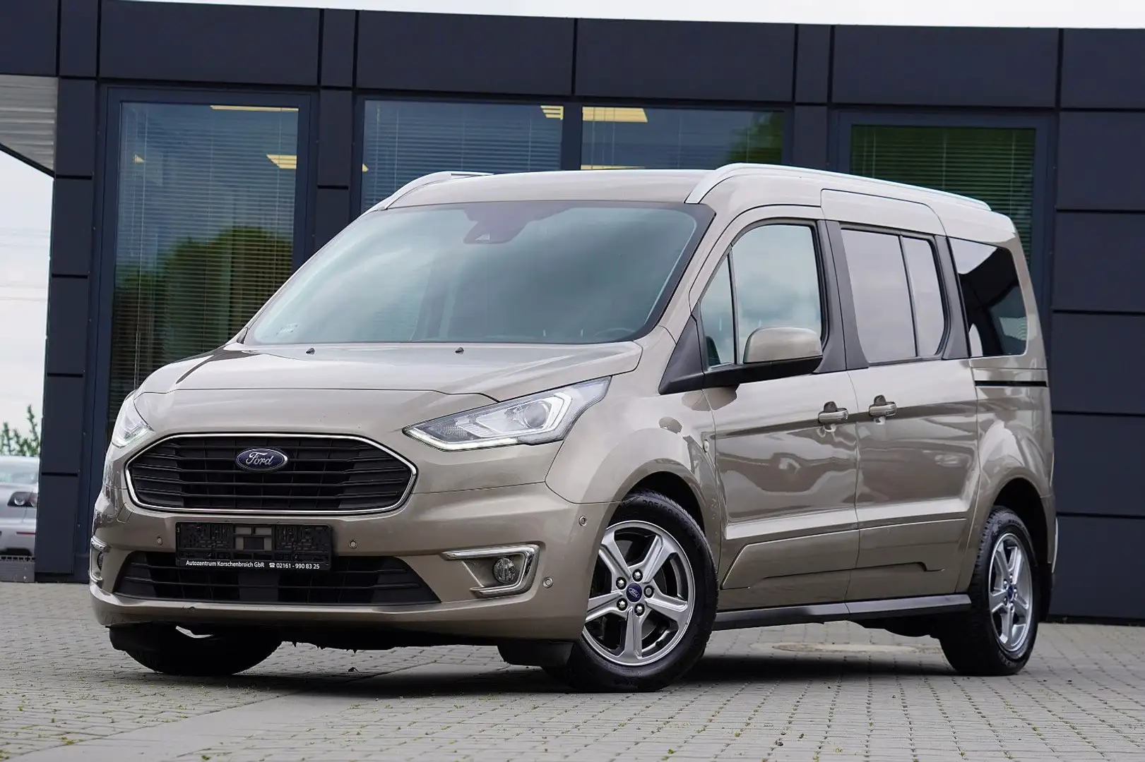 Ford Grand Tourneo Connect Titanium *7-Sitzer* Plateado - 1