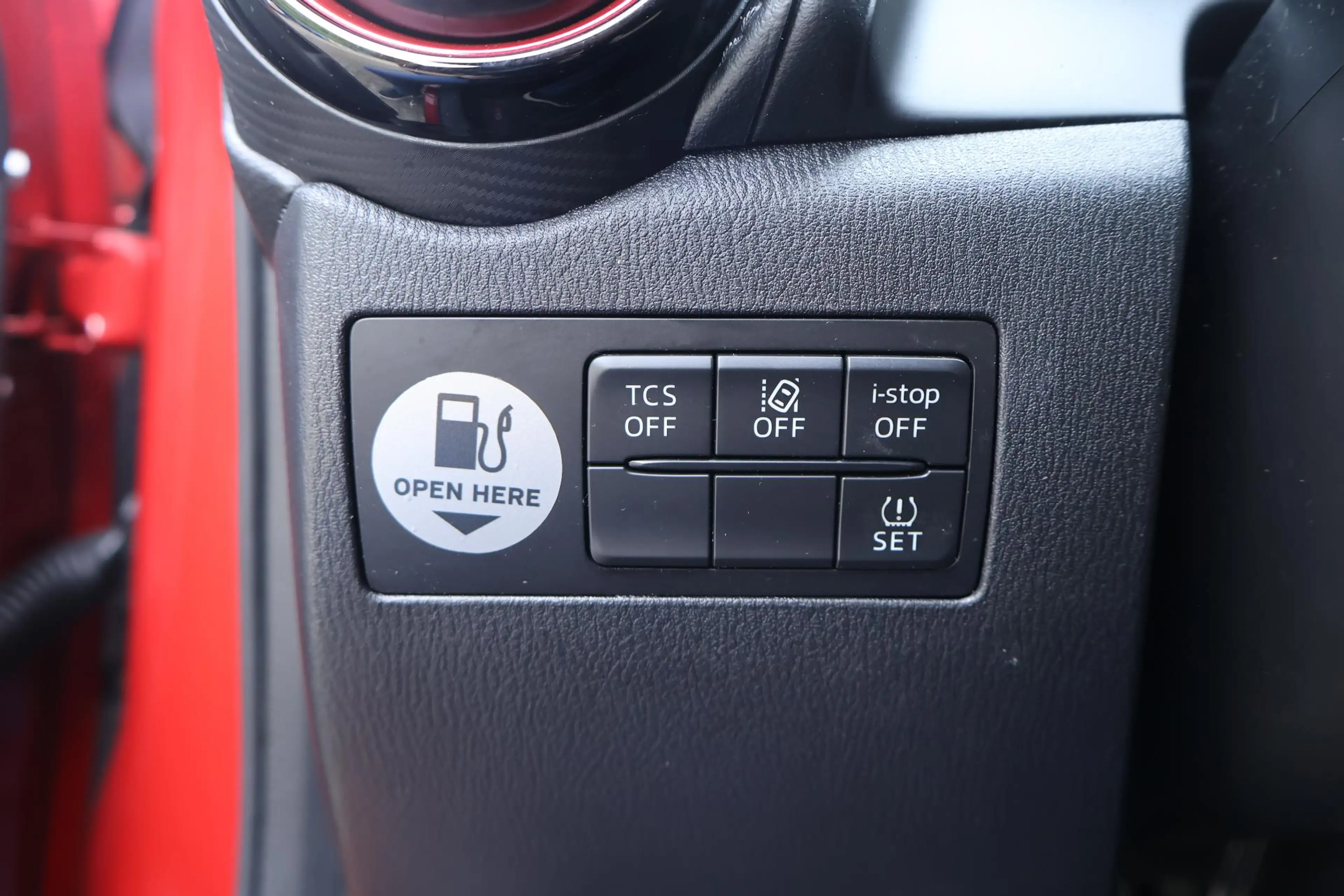 Mazda CX-3 2.0 SkyActiv-G 120 GT-M — photo 14