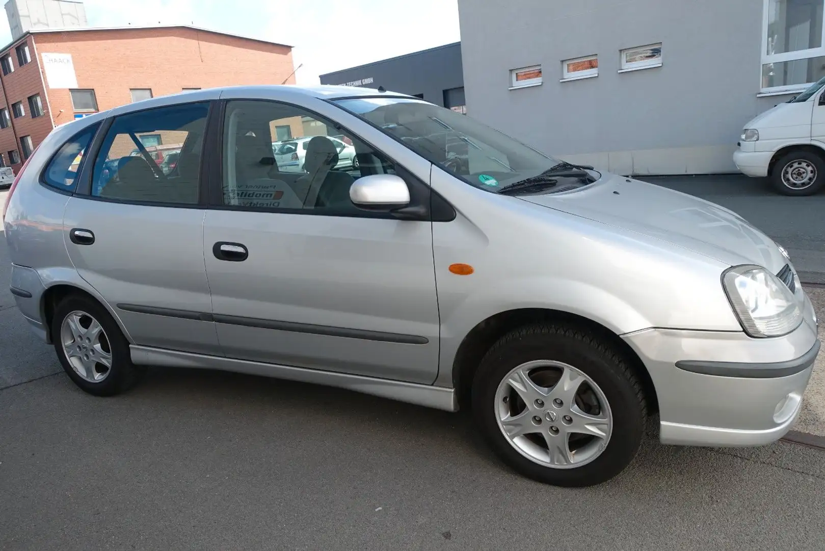 Nissan Almera Tino 1.8l*AUTOMATIK*RFK*TÜV+SERVICE NEU** Silber - 2