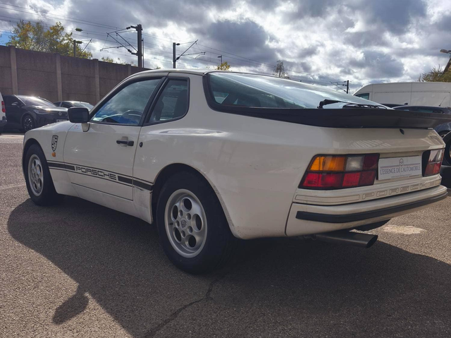 Porsche 944 944 2.5 Litres  FAIBLE KILOMETRAGE certifié