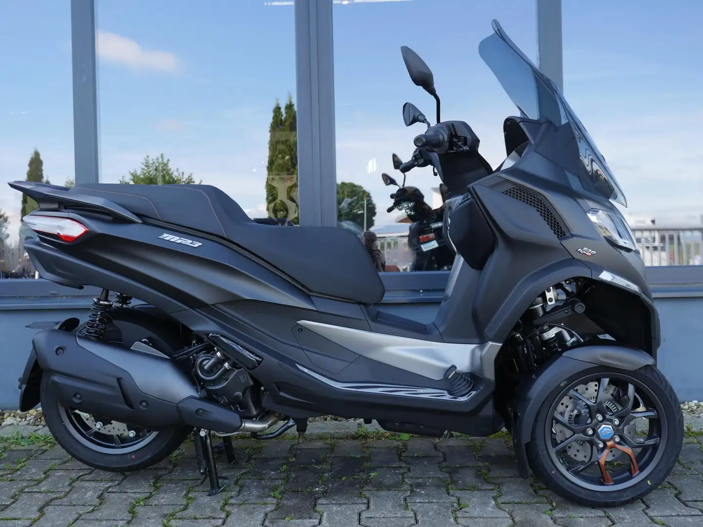 Piaggio MP3 530 Exclusive - Schwarz / Grau - auch MJ 25 - 2