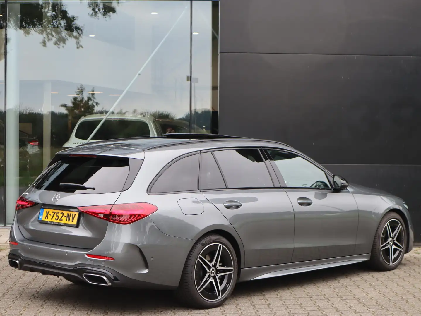 Mercedes-Benz C 180 Estate AMG Line | Panoramadak | 360 camera | HUD | Gris - 2