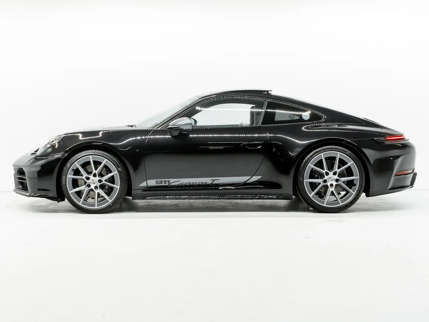 Porsche 992 Carrera T Zwart - 2