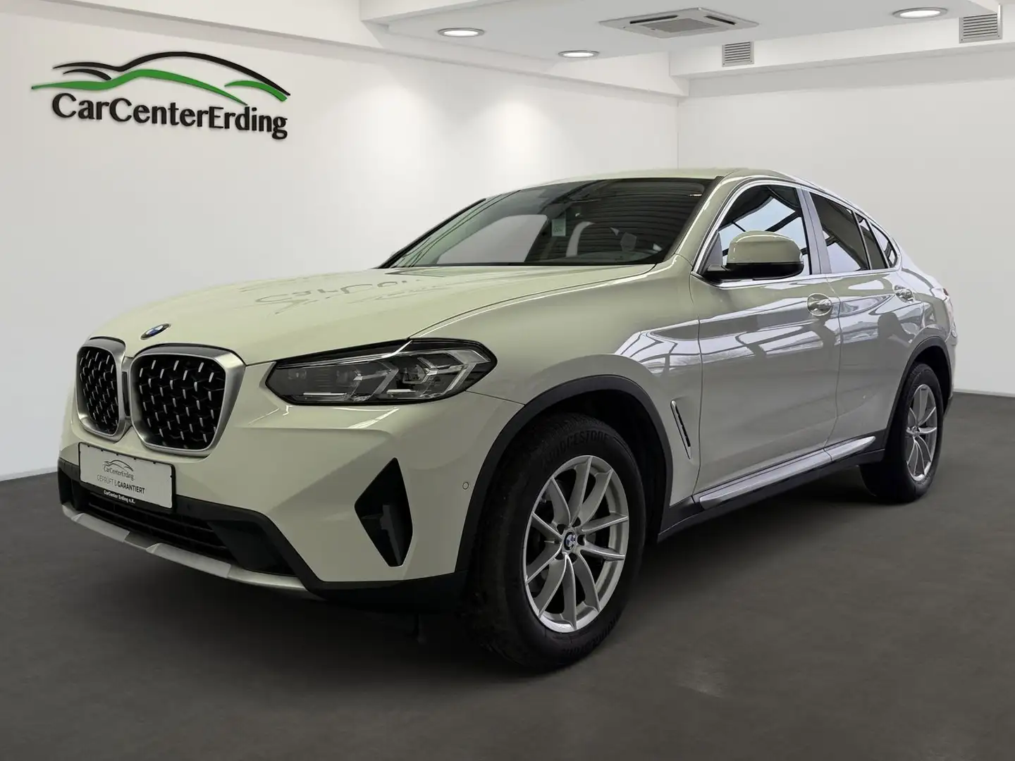 BMW X4 xDrive20d*a.LED*Navi*AHK*Kamera*LiveCockpit* White - 1