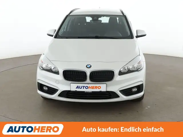 BMW 2 Series view 9