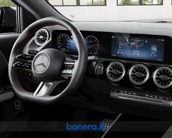 Mercedes-Benz GLA view 6