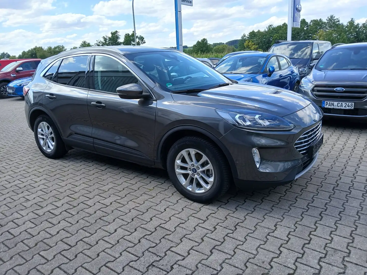 Ford Kuga Plug-In Hybrid Titanium X Gris - 2