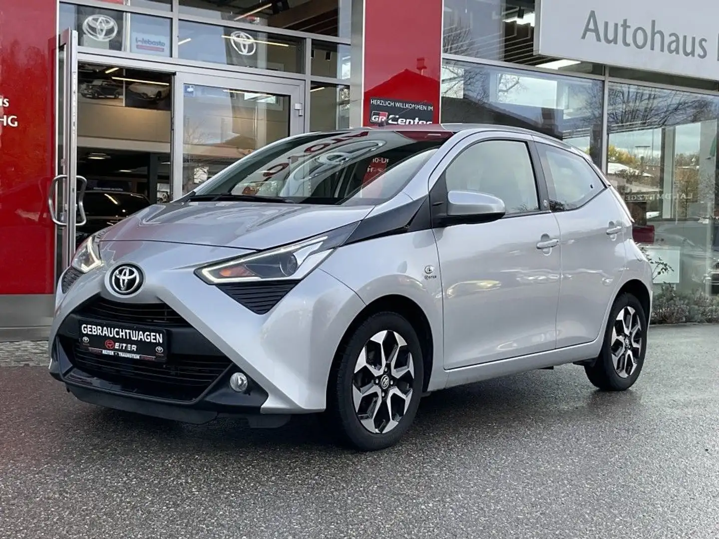 Toyota Aygo X x-shift  Team D, Automatik Silber - 1