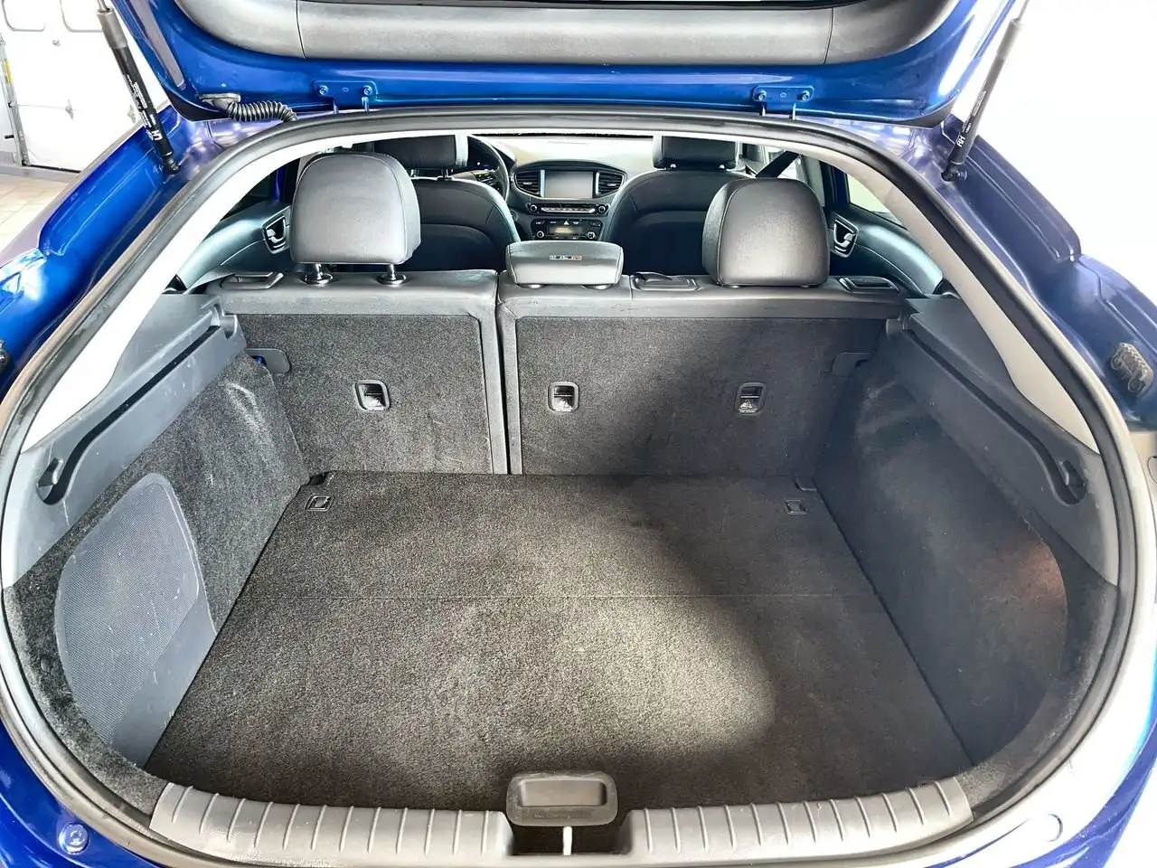 Hyundai IONIQ снимка Hyundai IONIQ