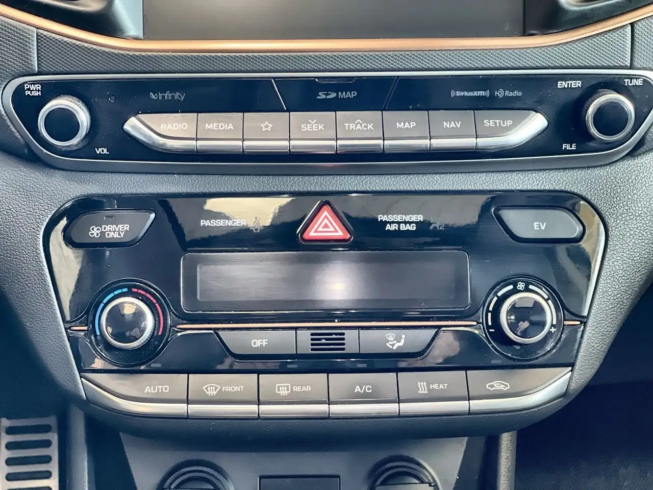 Hyundai IONIQ снимка Hyundai IONIQ