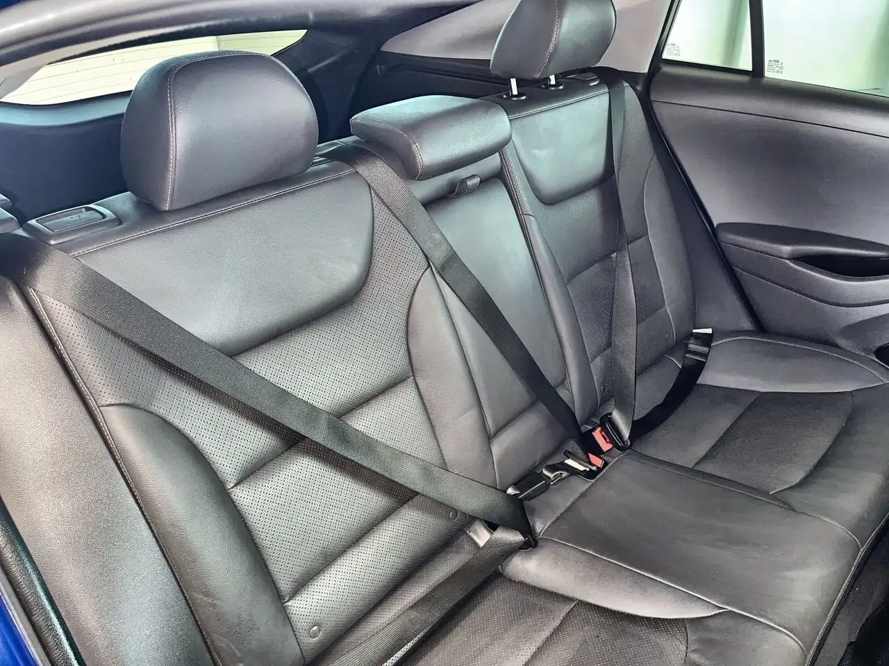 Hyundai IONIQ снимка Hyundai IONIQ