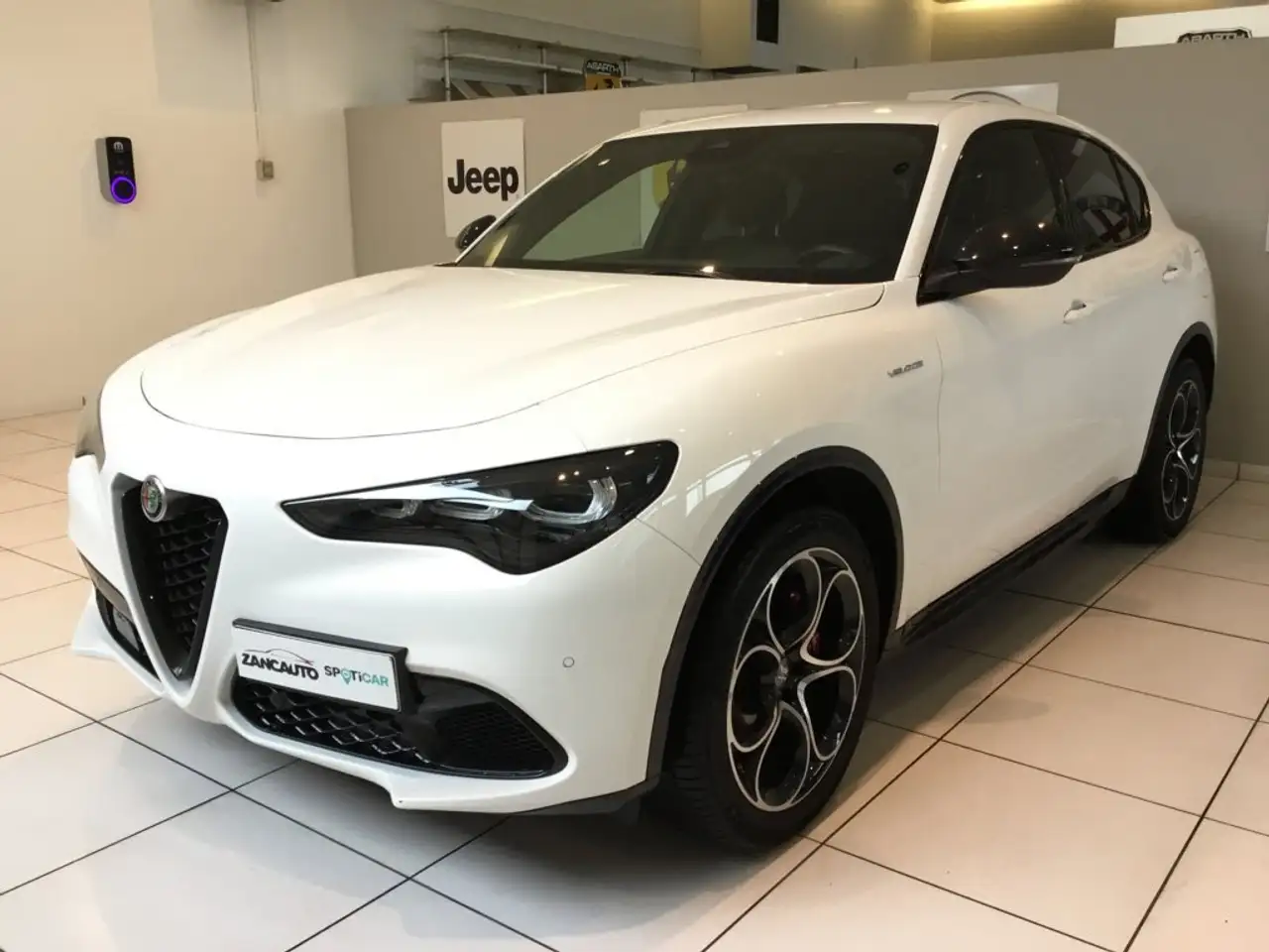 Alfa Romeo Stelvio 2025