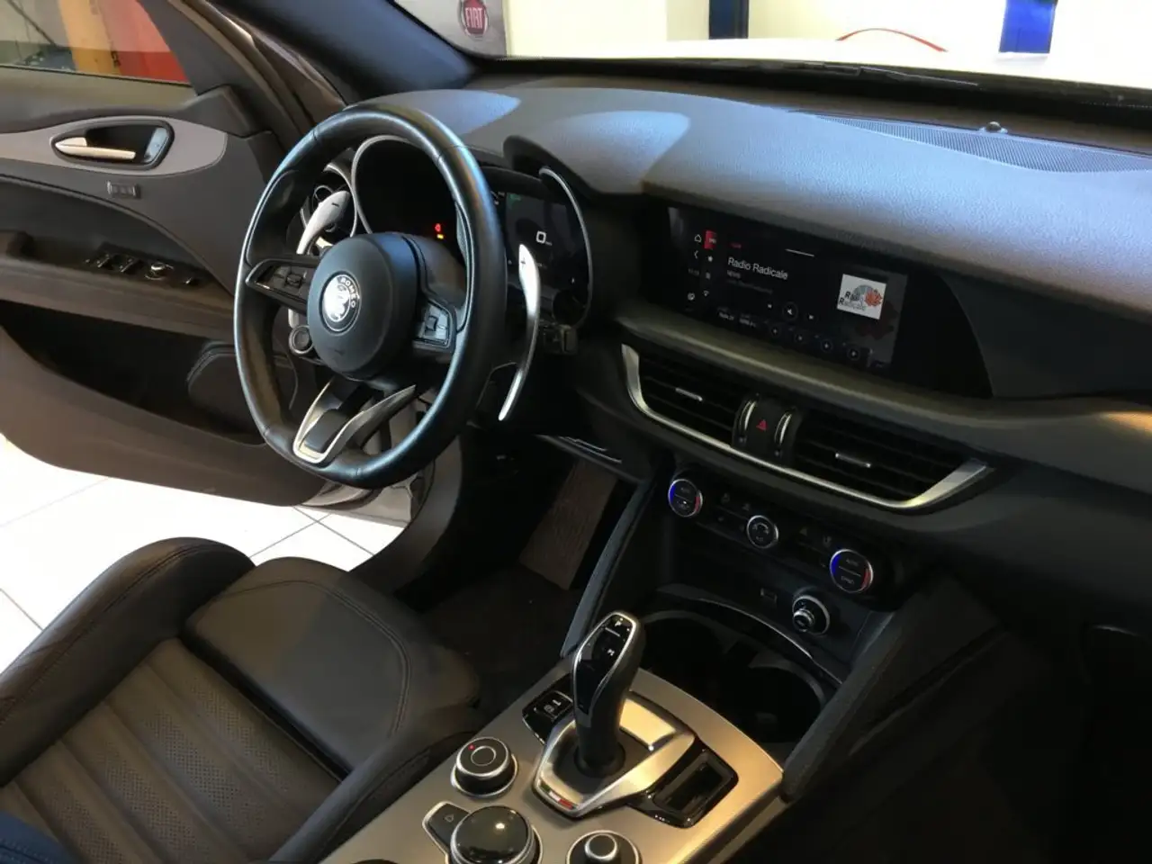 Alfa Romeo Stelvio 2025 — фото 12