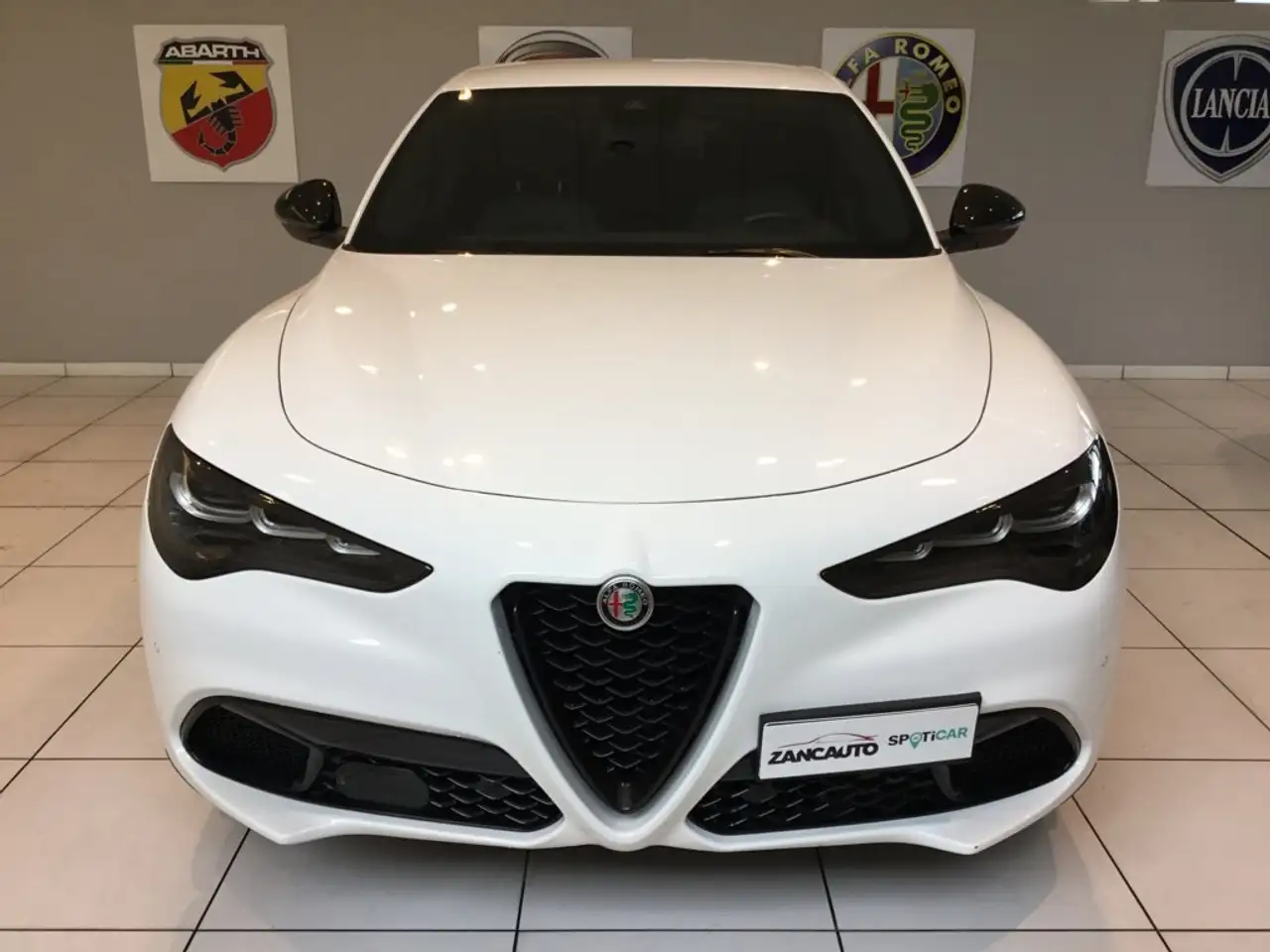 Alfa Romeo Stelvio 2025