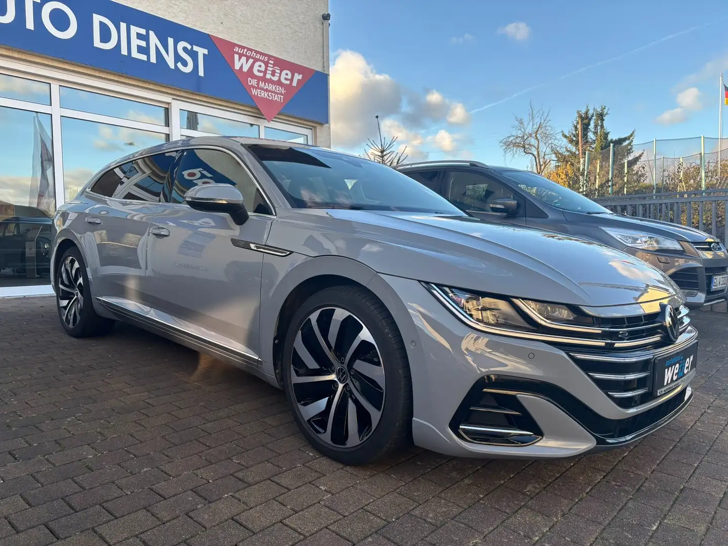 Volkswagen Arteon R-Line*360KAM*PANO*HEADUP*eAHK*Ha.&Ka.*IQ-Mx*St.Hz Grau - 2