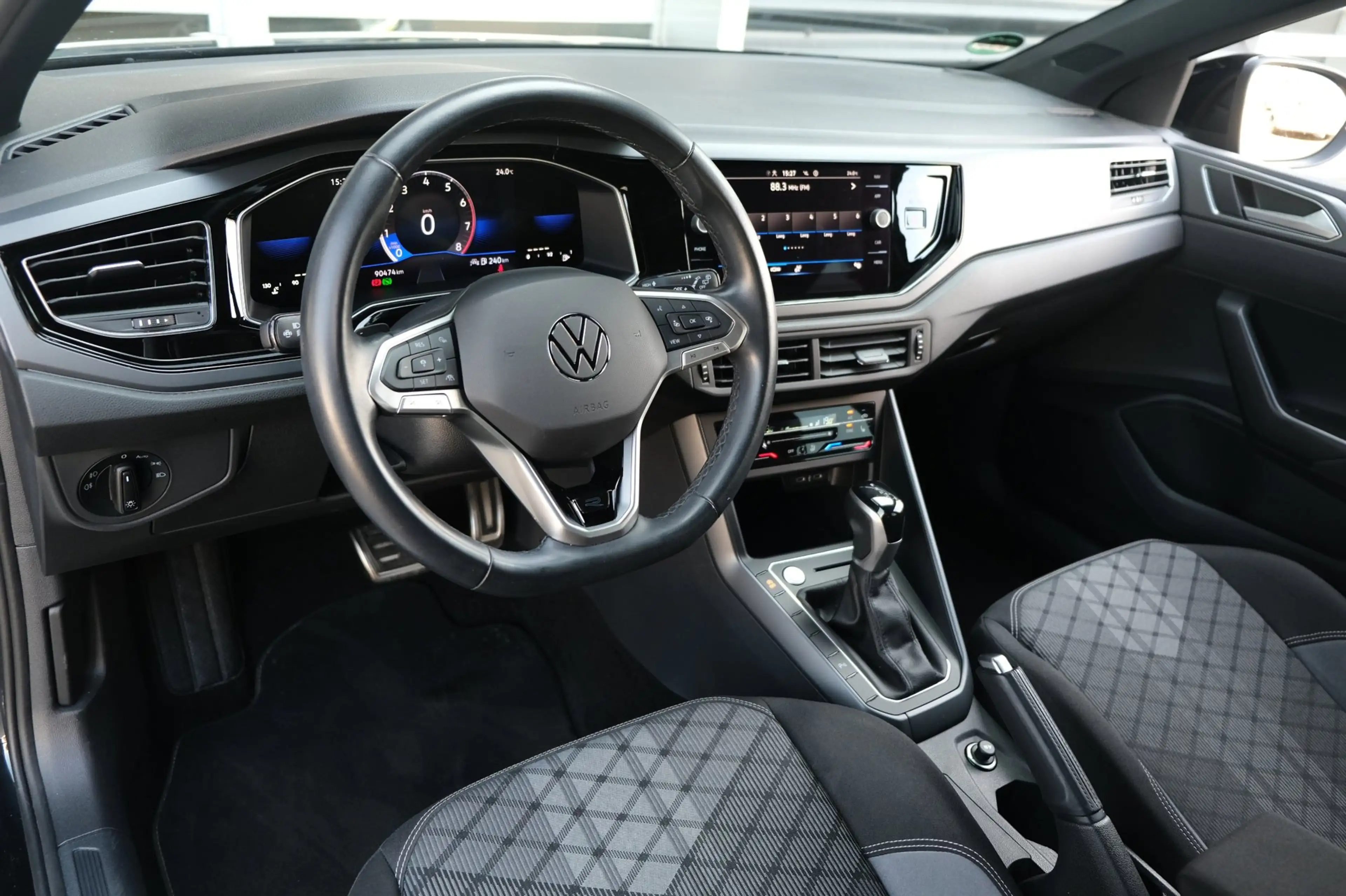 Volkswagen Taigo 1.0 TSI 2x R-Line 110PK DSG Black Style IQ Matrix — photo 3
