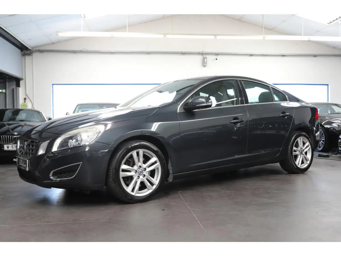 Volvo S60 T6 3.0 TURBO 304 4X4 SUMMUM / REPRISE FINANCEMENT POSSIBLE Gris - 2