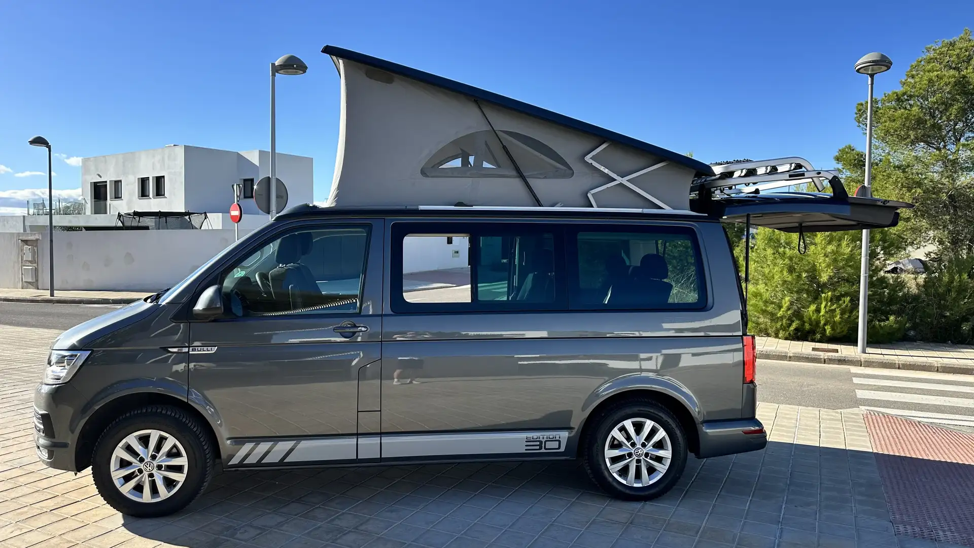 Volkswagen T6 California Volkswagen T6 California Beach Gris - 1